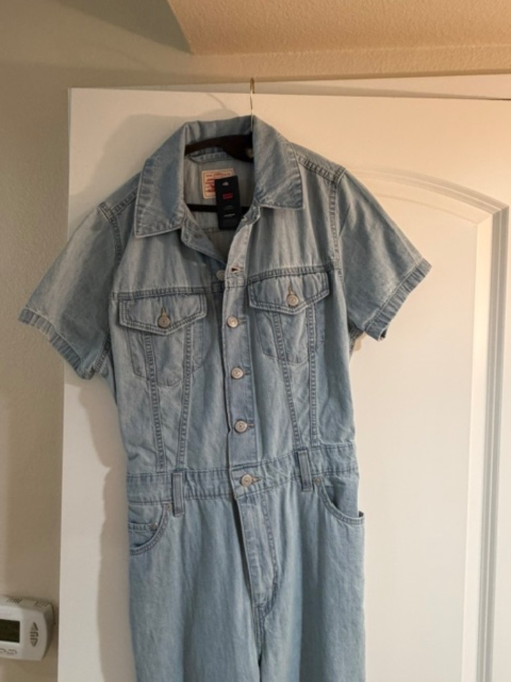 NWT Levi's Women's Type III Jumpsuit Forgotten Dream Medium Wash Size Small - Picture 7 of 9